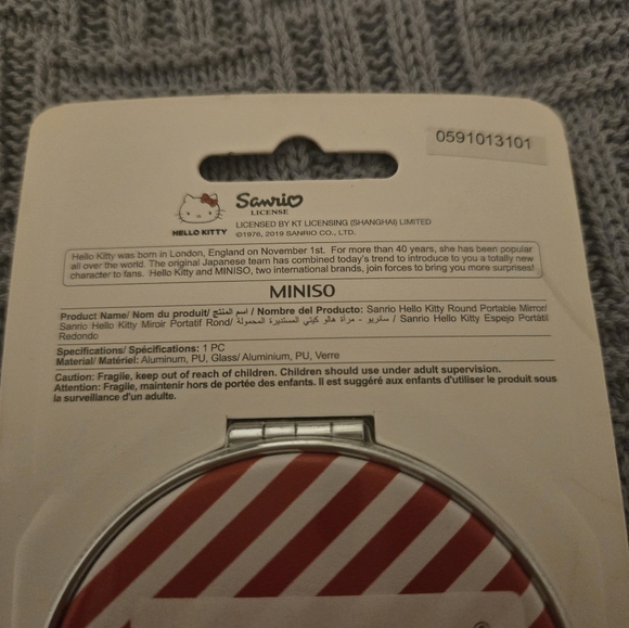 Hello Kitty Mirroe Compact - Picture 4 of 5